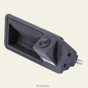 Штатная камера заднего вида MyDean VCM-386 для автомобиля Volkswagen Golf V, Golf VI, Passat CC, Passat B6, Tiguan, Touran, Touareg